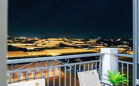 Teen Hillside Đà Lạt- View Nhà Lồng lãng mạn